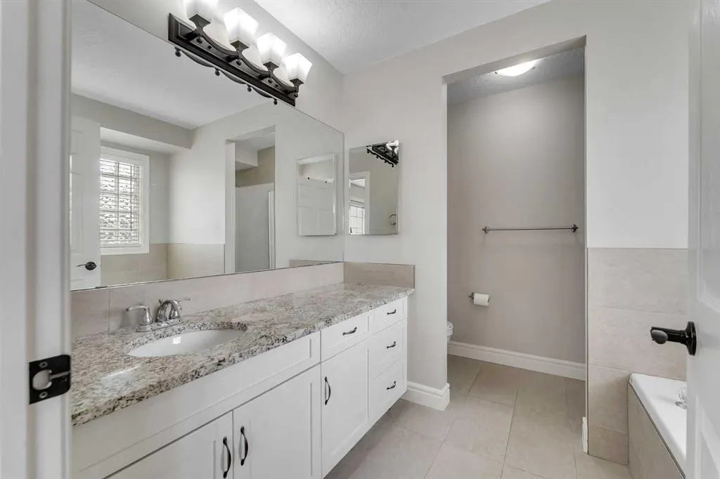 202 Coral Reef Manor NE