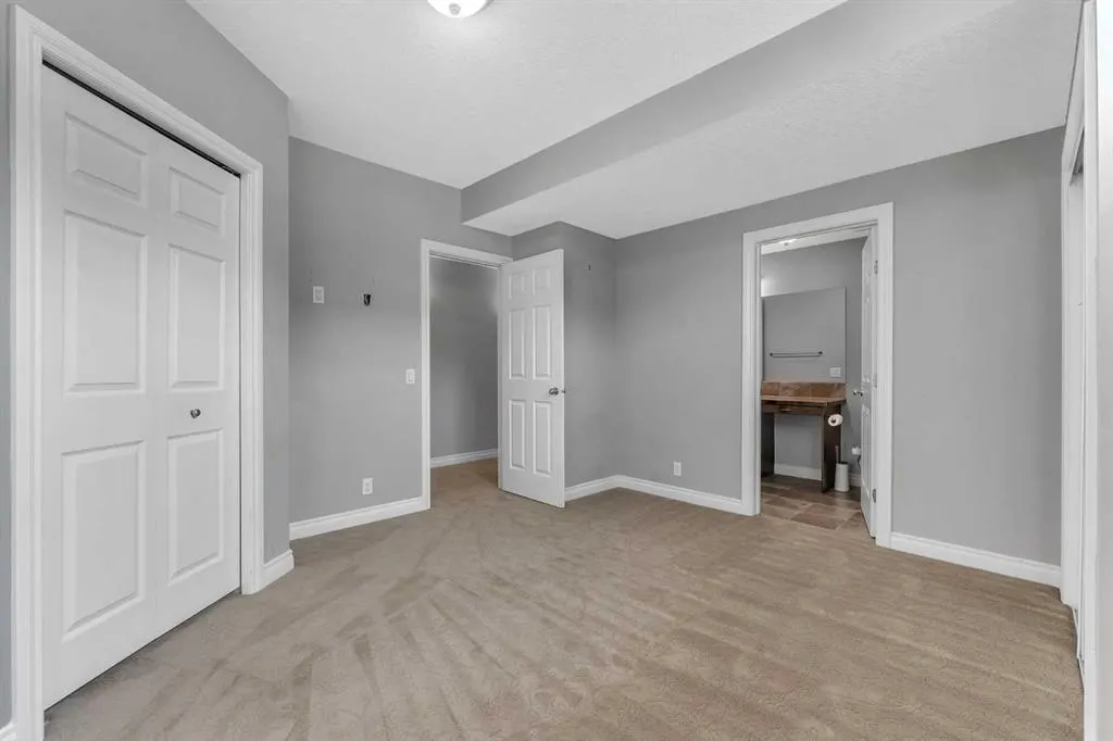 202 Coral Reef Manor NE