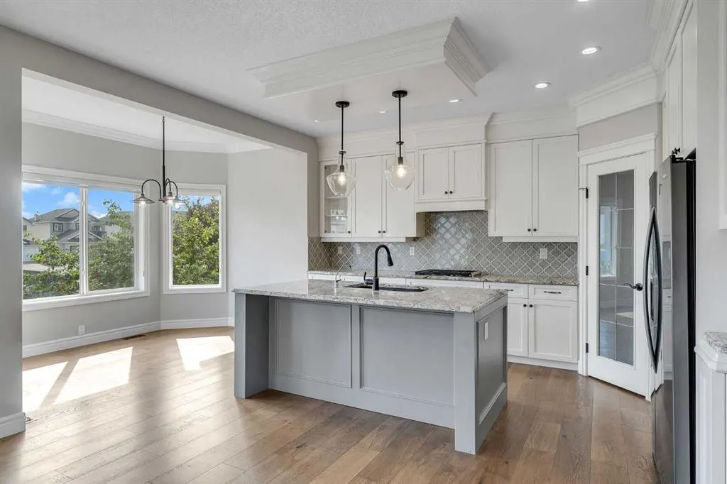 202 Coral Reef Manor NE