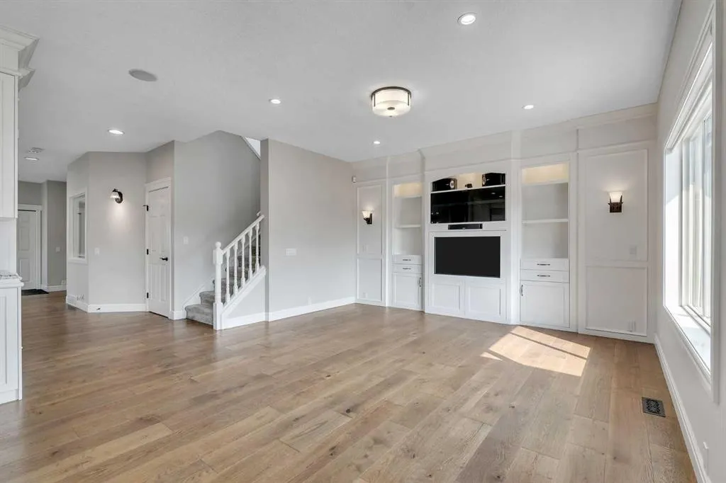 202 Coral Reef Manor NE