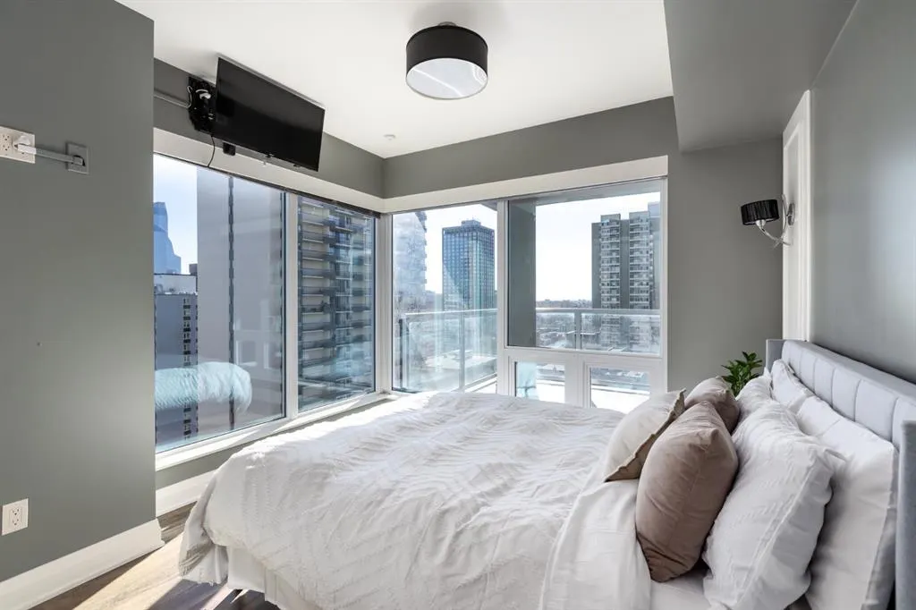 930 6 Avenue SW, #2208