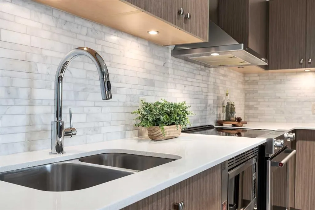 930 6 Avenue SW, #2208