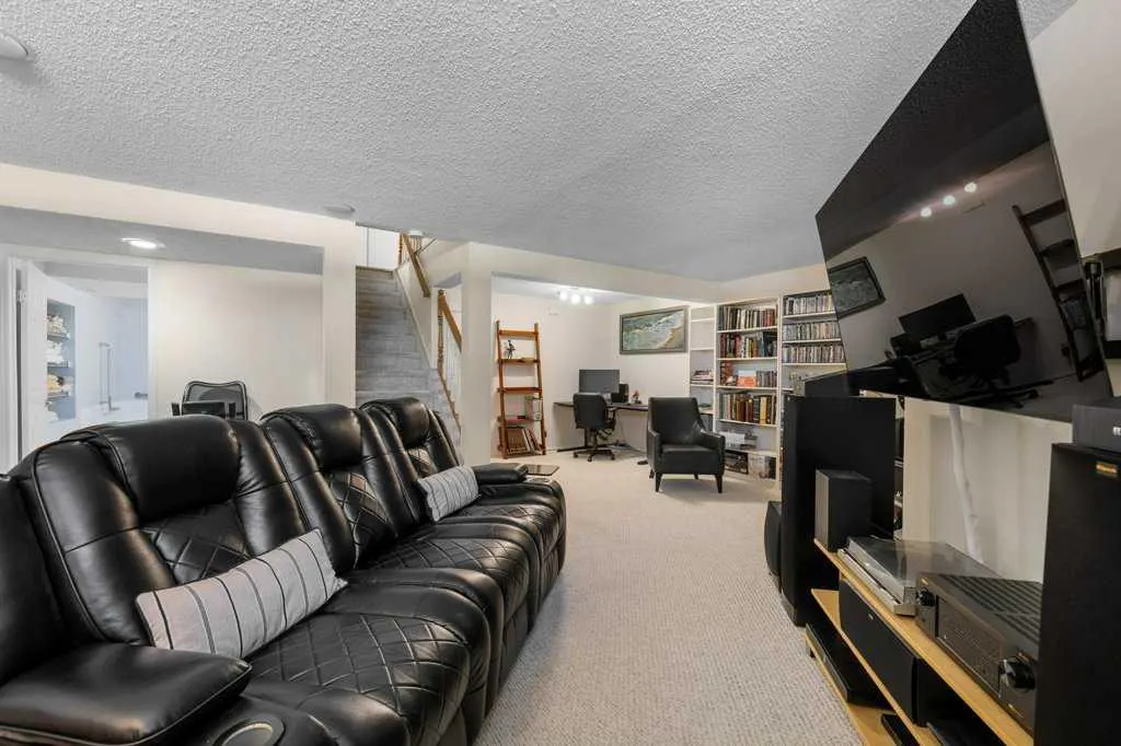 83 Macewan Park Heights NW