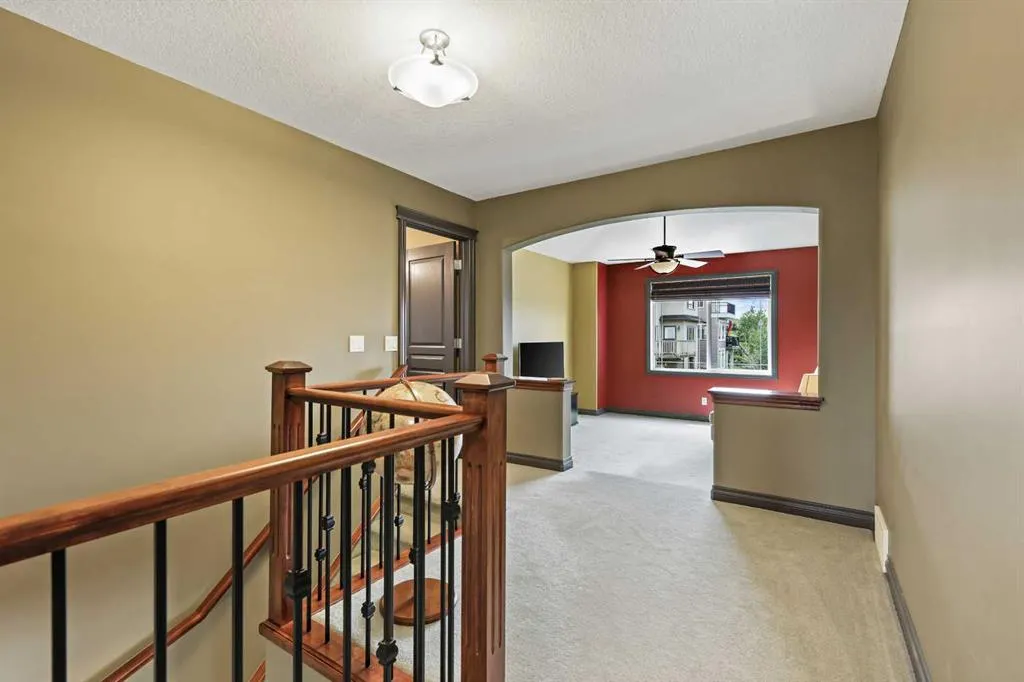 66 Crestbrook Hill SW