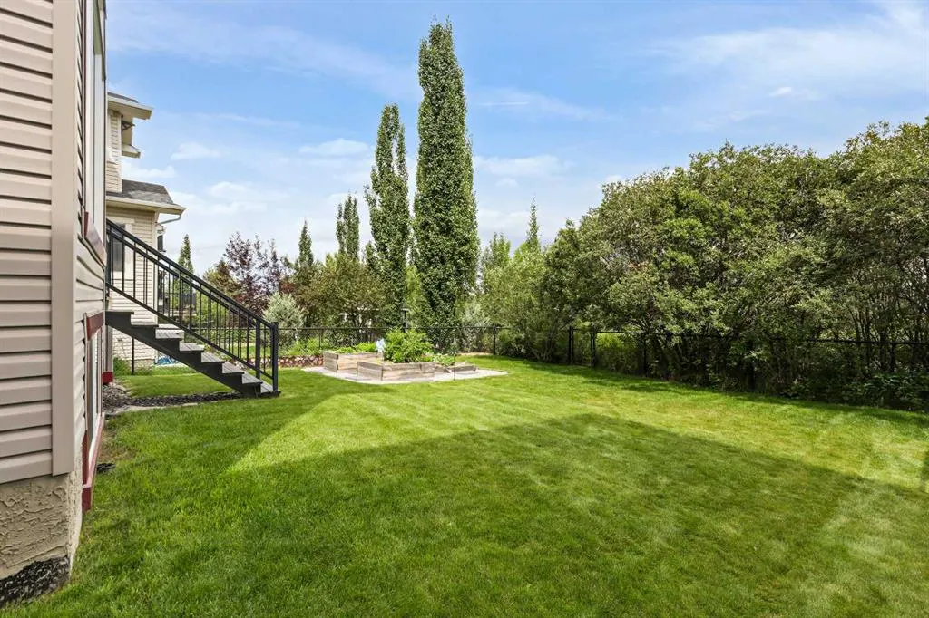 66 Crestbrook Hill SW