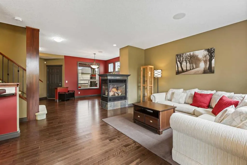 66 Crestbrook Hill SW