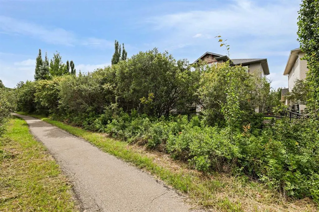 66 Crestbrook Hill SW