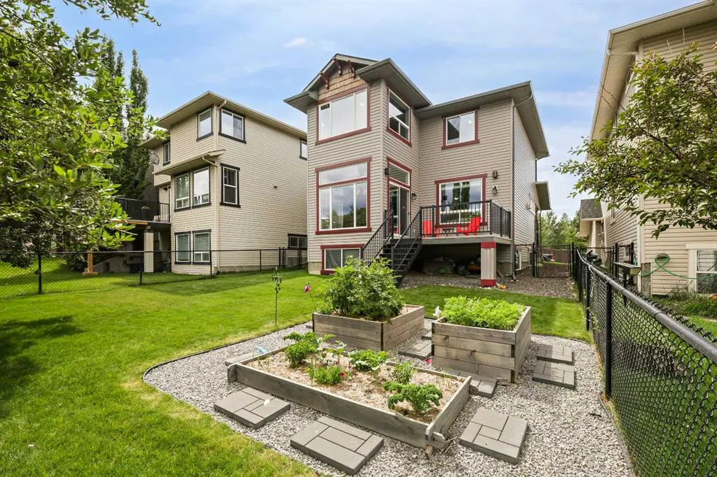 66 Crestbrook Hill SW