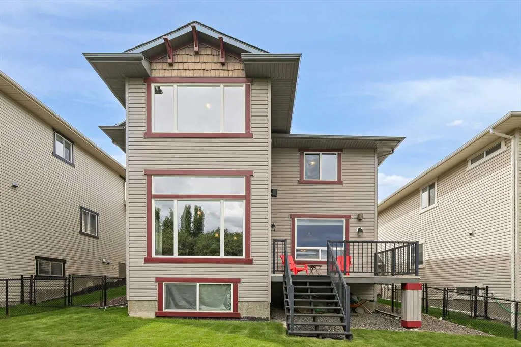 66 Crestbrook Hill SW