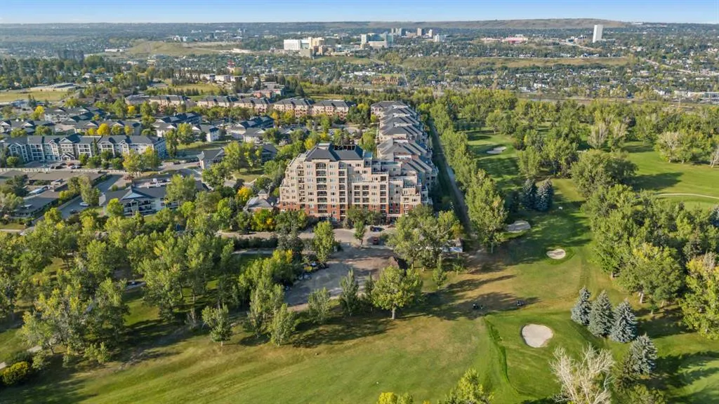 24 Hemlock Crescent SW, #3405
