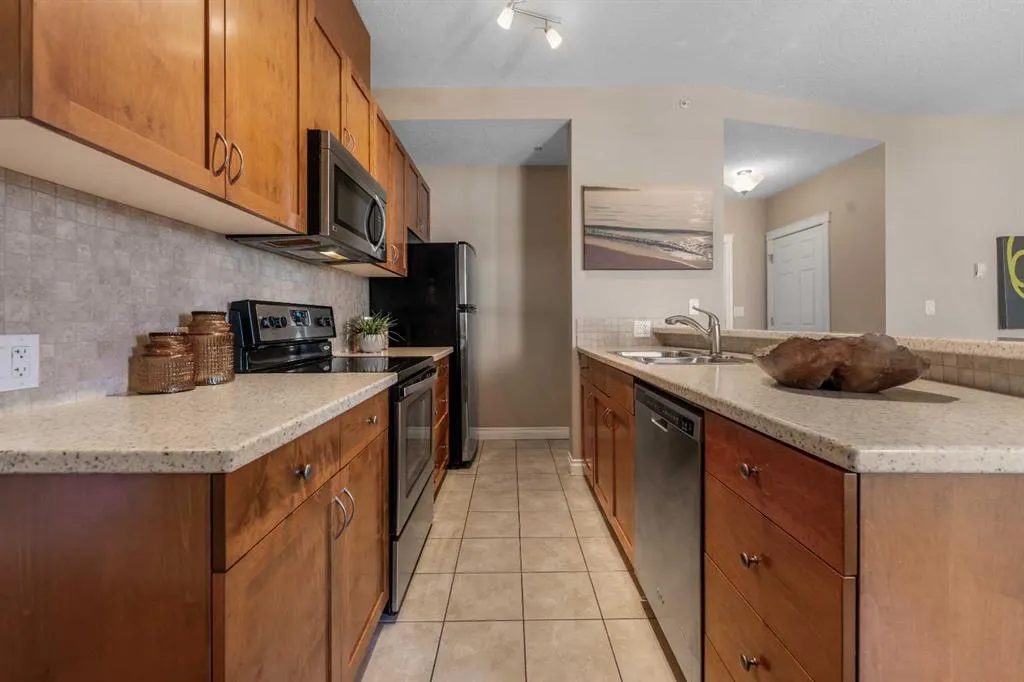 24 Hemlock Crescent SW, #3405