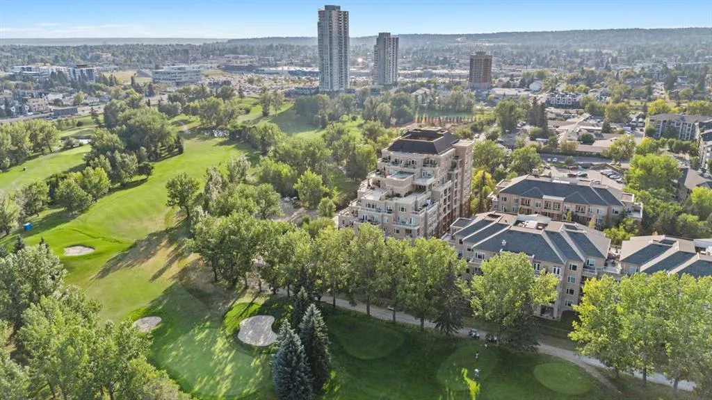 24 Hemlock Crescent SW, #3405
