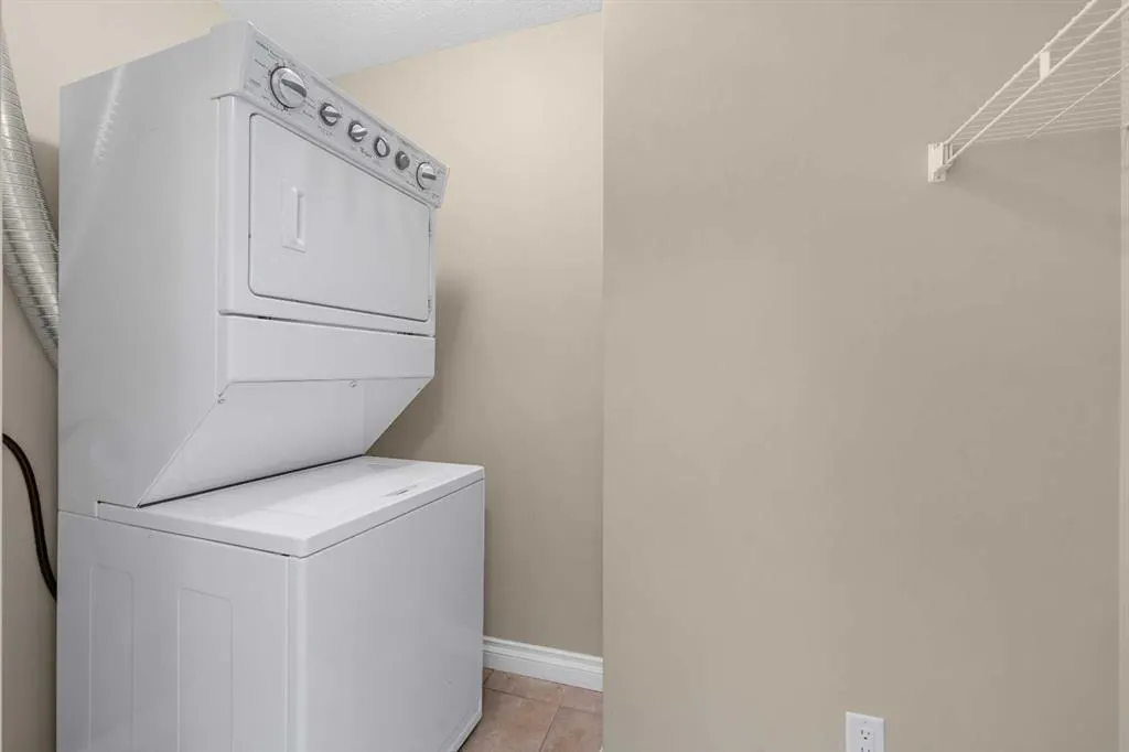 24 Hemlock Crescent SW, #3405