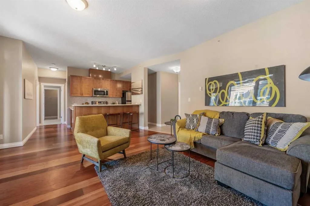 24 Hemlock Crescent SW, #3405