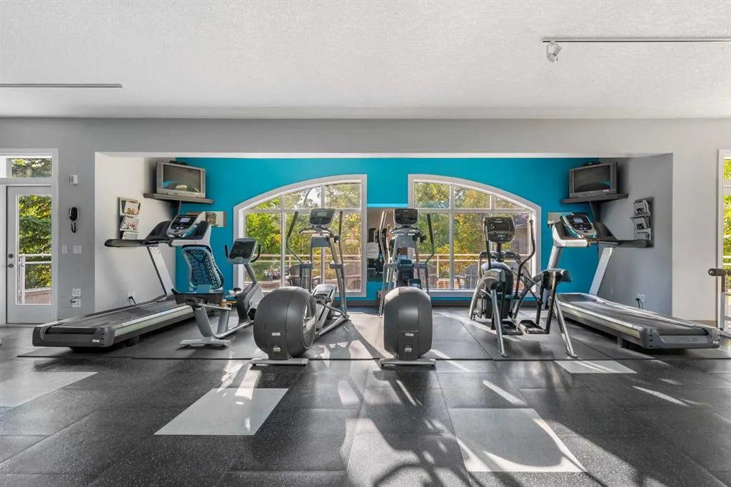 24 Hemlock Crescent SW, #3405