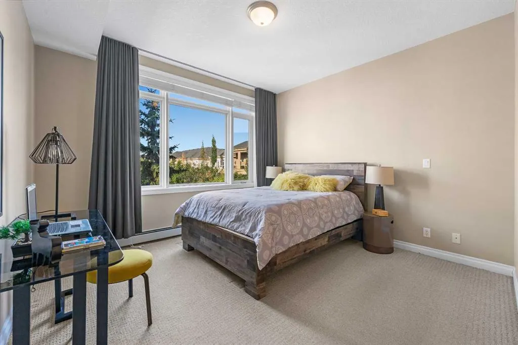 24 Hemlock Crescent SW, #3405