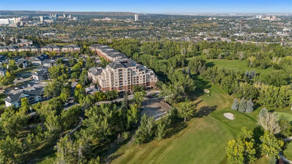 24 Hemlock Crescent SW, #3405
