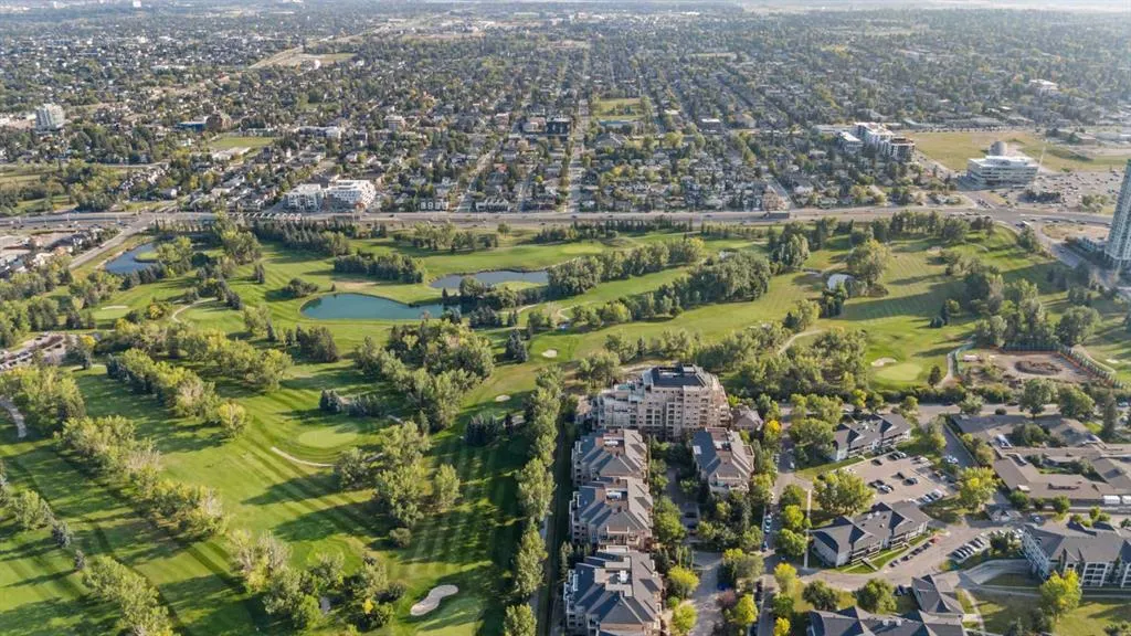 24 Hemlock Crescent SW, #3405