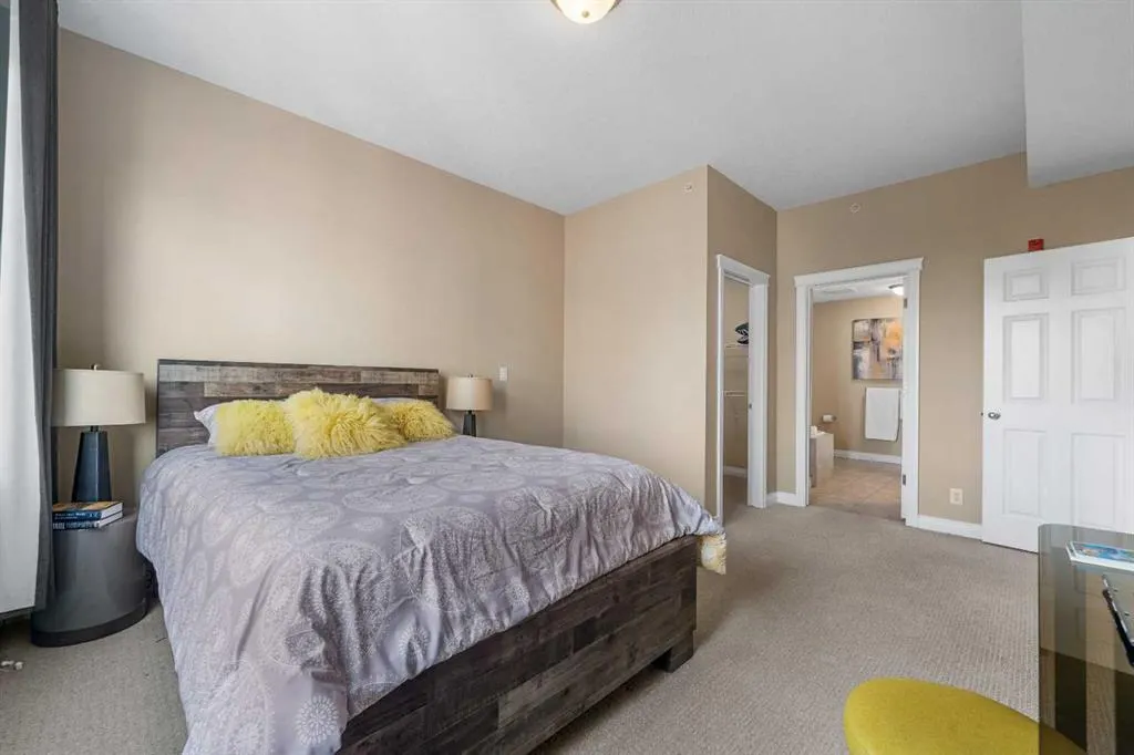 24 Hemlock Crescent SW, #3405
