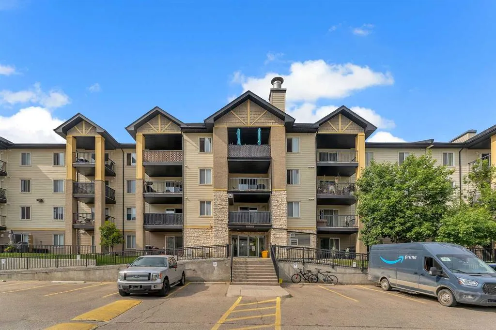 304 Mackenzie Way SW, #8328