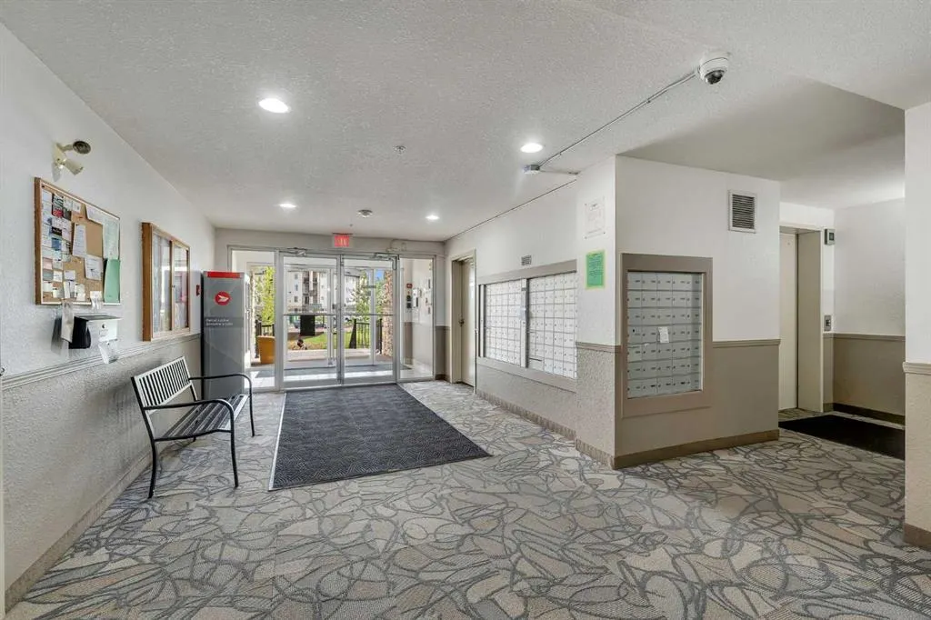 304 Mackenzie Way SW, #8328