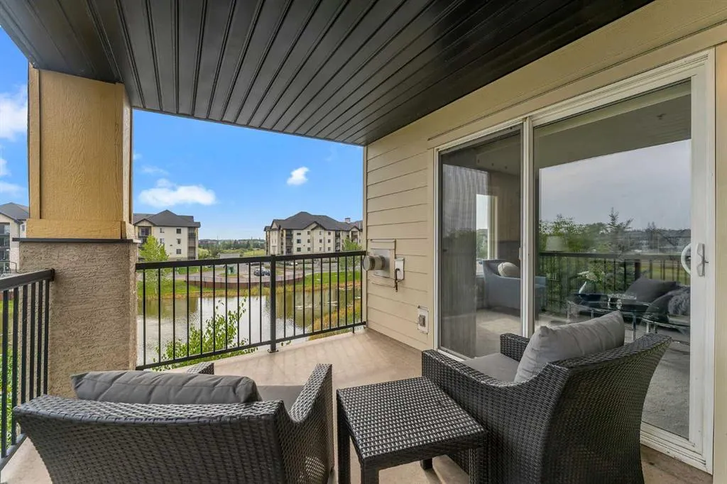 304 Mackenzie Way SW, #8328