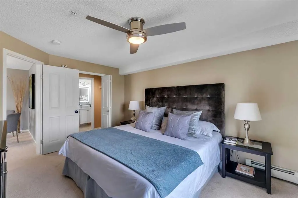 304 Mackenzie Way SW, #8328