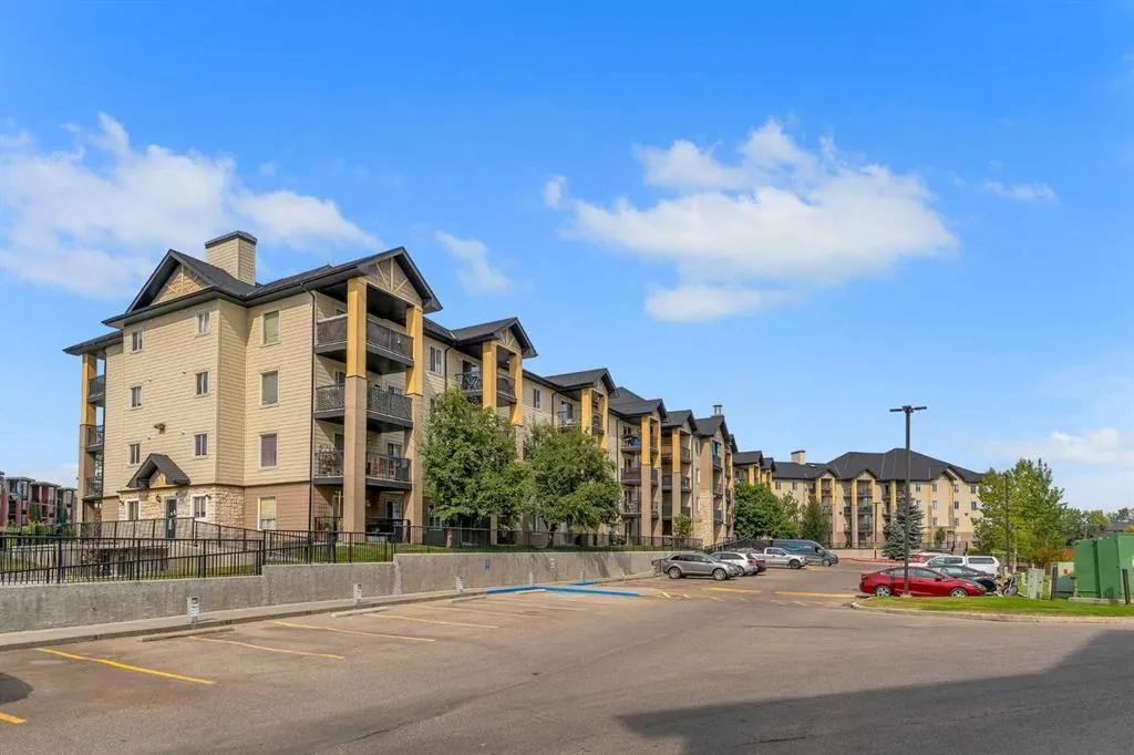 304 Mackenzie Way SW, #8328