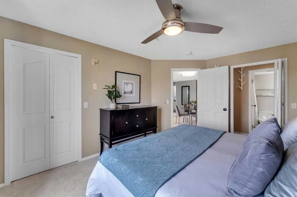 304 Mackenzie Way SW, #8328
