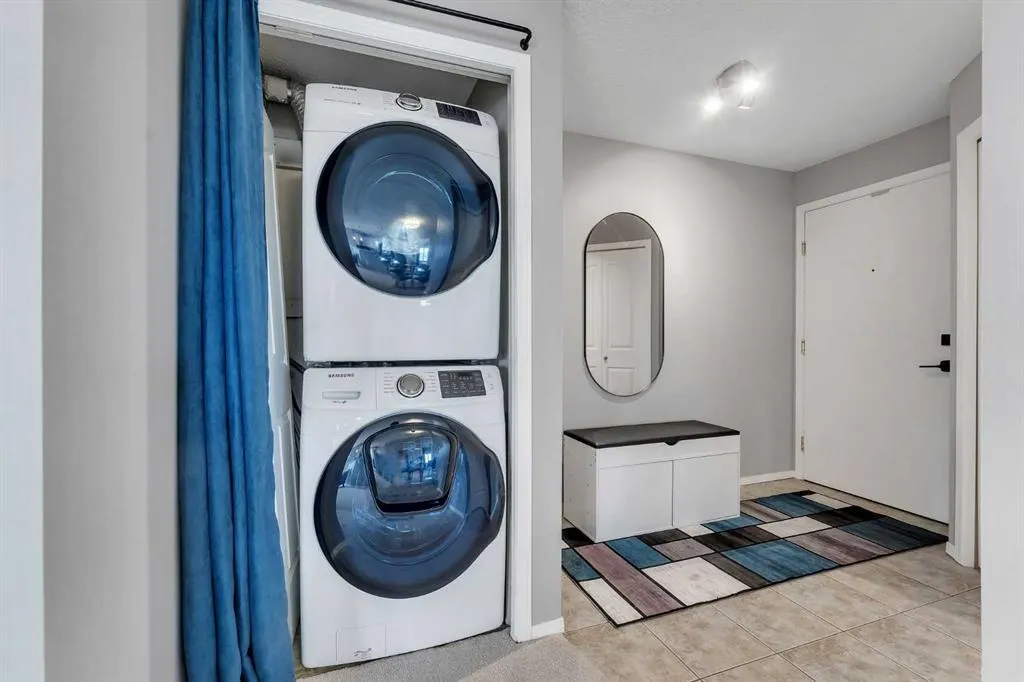 304 Mackenzie Way SW, #8328