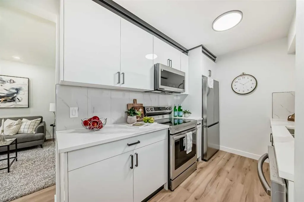 544 Blackthorn Road NE, #404