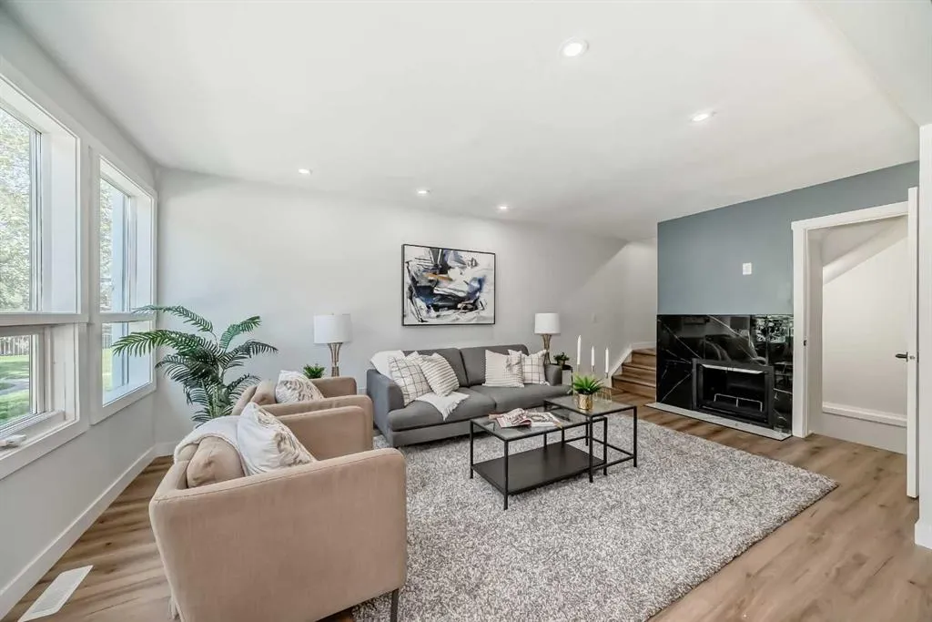 544 Blackthorn Road NE, #404