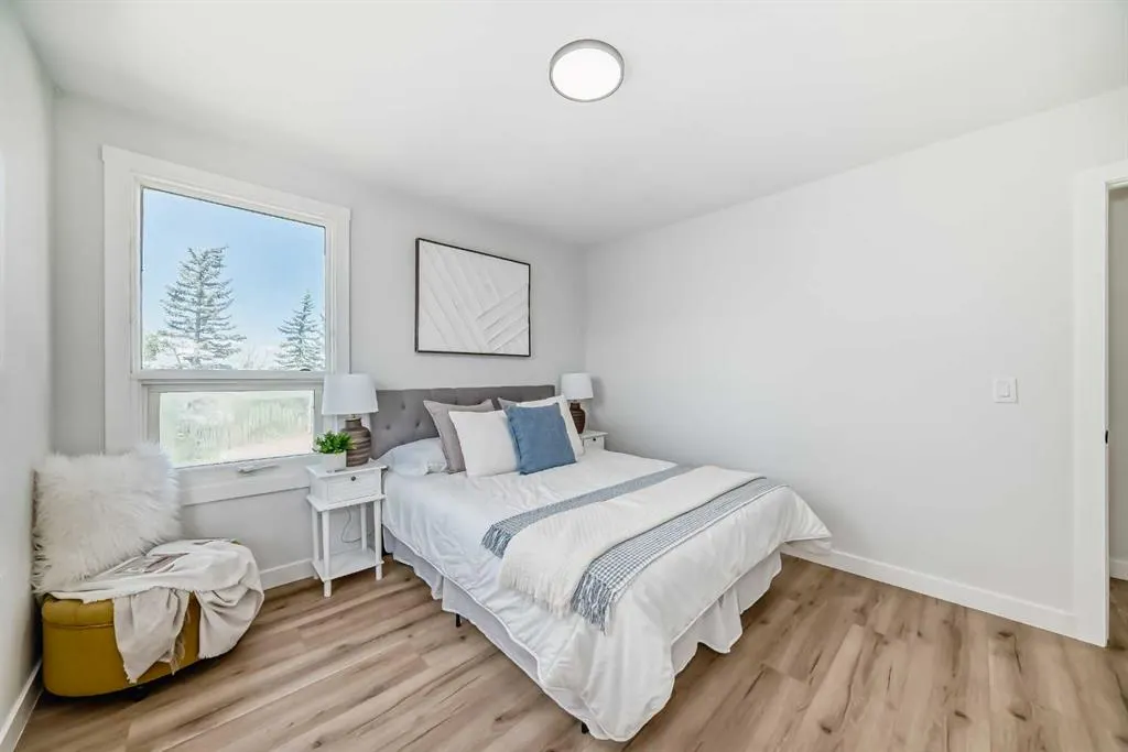 544 Blackthorn Road NE, #404