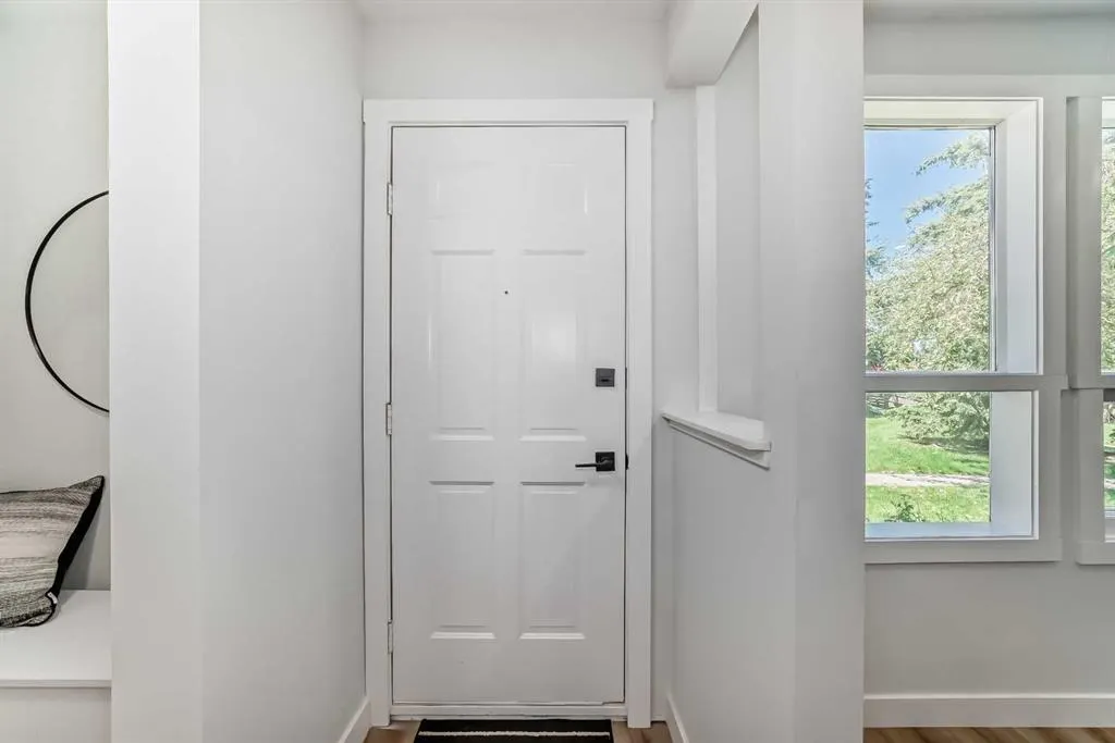 544 Blackthorn Road NE, #404