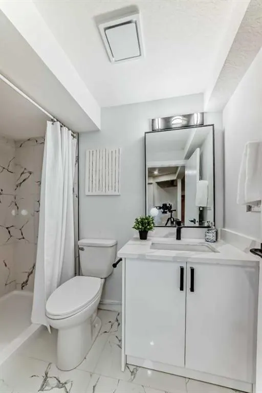 544 Blackthorn Road NE, #404