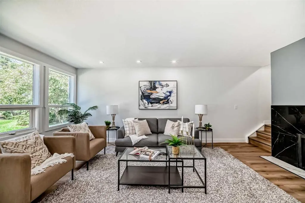 544 Blackthorn Road NE, #404