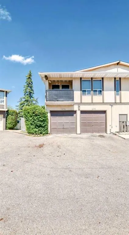 544 Blackthorn Road NE, #404