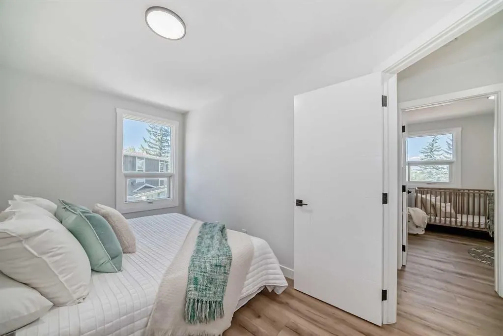 544 Blackthorn Road NE, #404