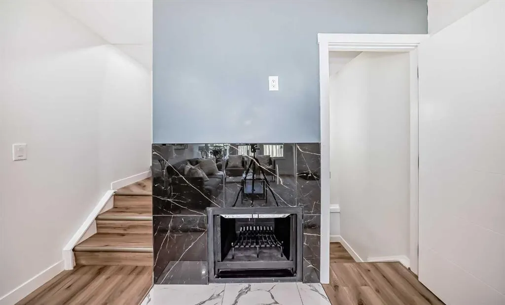 544 Blackthorn Road NE, #404