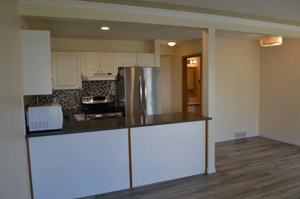 21 Country Hills Rise NW