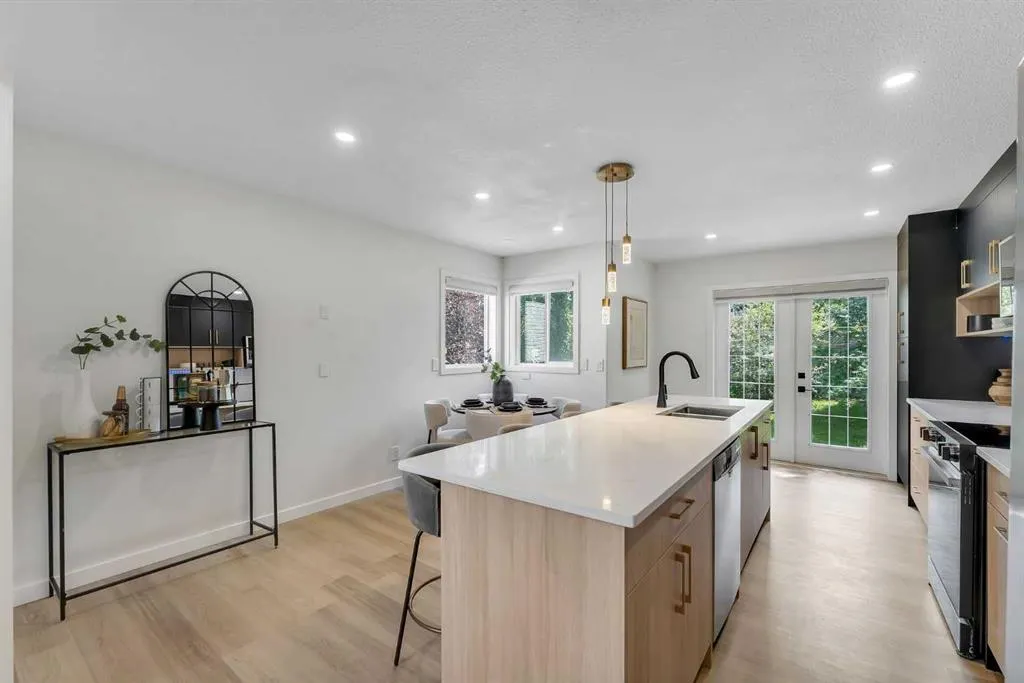 18 Valley Crest Close NW