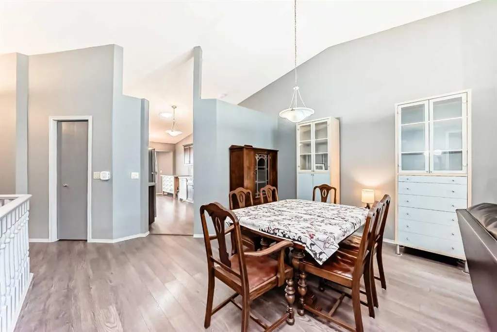44 Gladstone Gardens SW