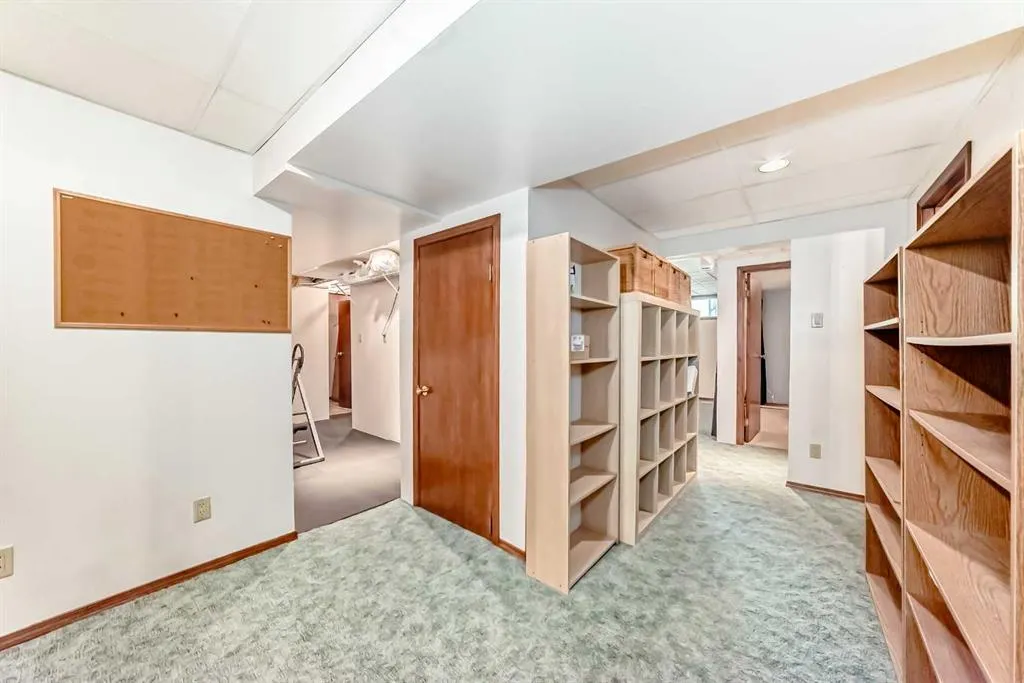 44 Gladstone Gardens SW