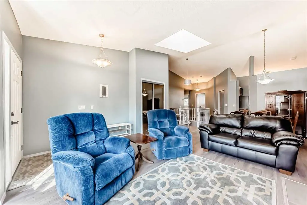44 Gladstone Gardens SW