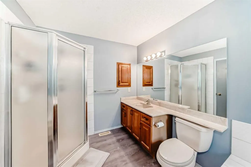 44 Gladstone Gardens SW