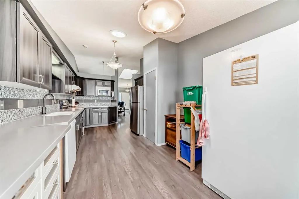 44 Gladstone Gardens SW