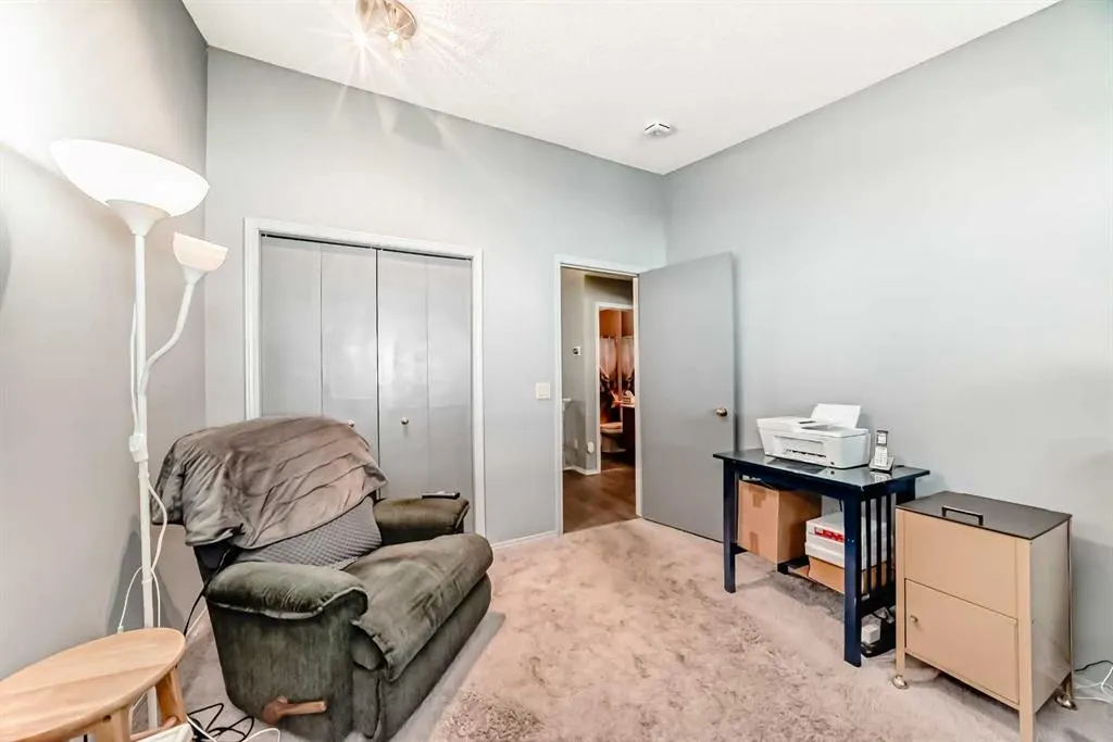 44 Gladstone Gardens SW