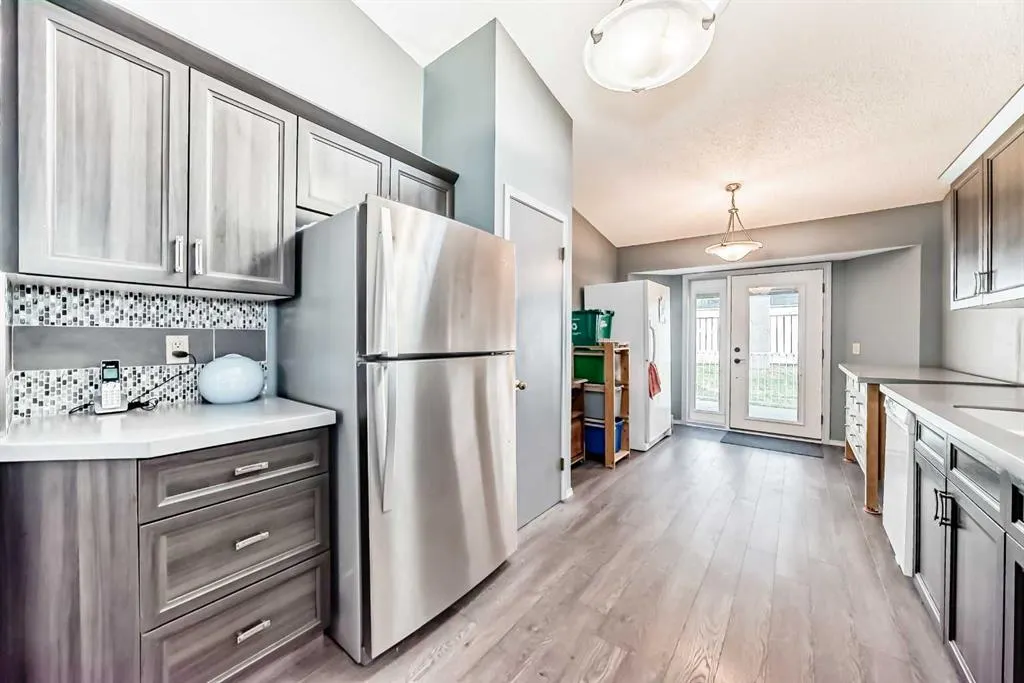 44 Gladstone Gardens SW