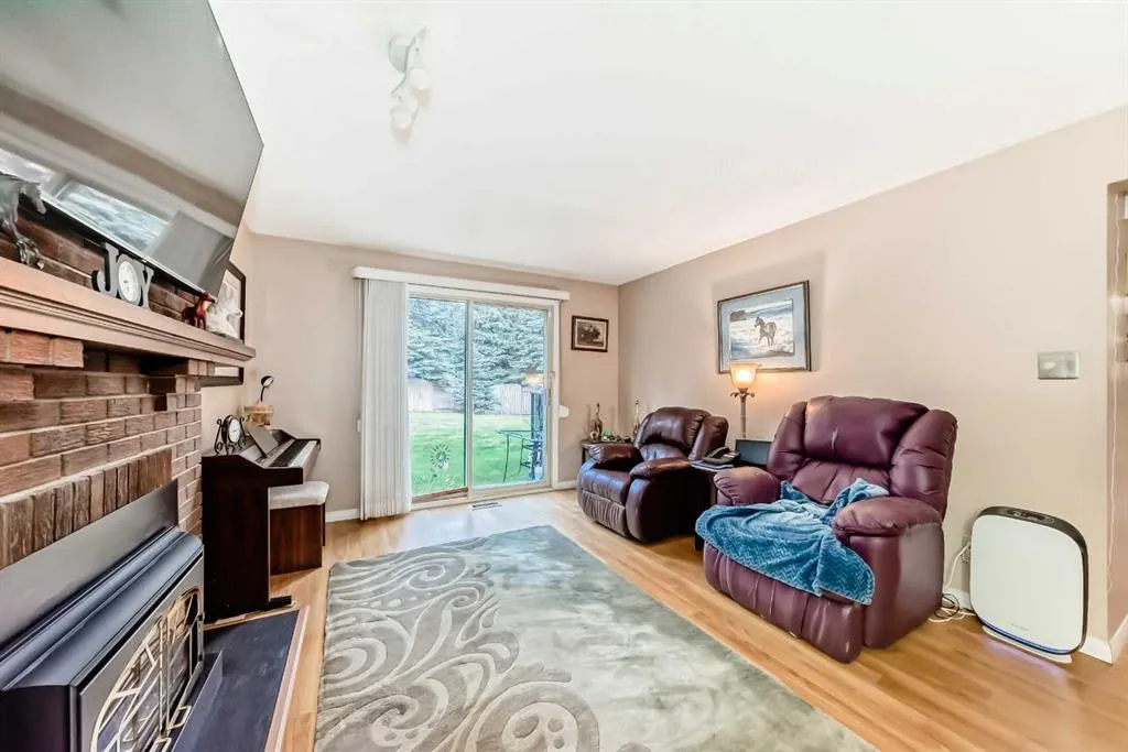983 Woodbine Boulevard SW