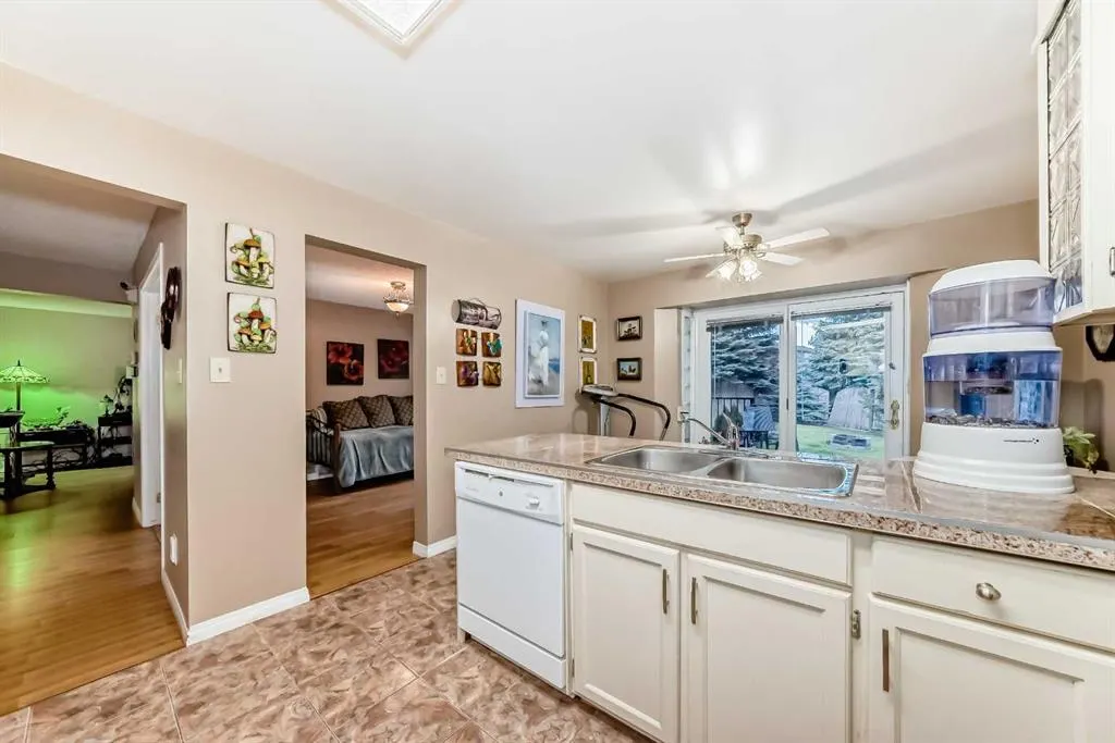 983 Woodbine Boulevard SW